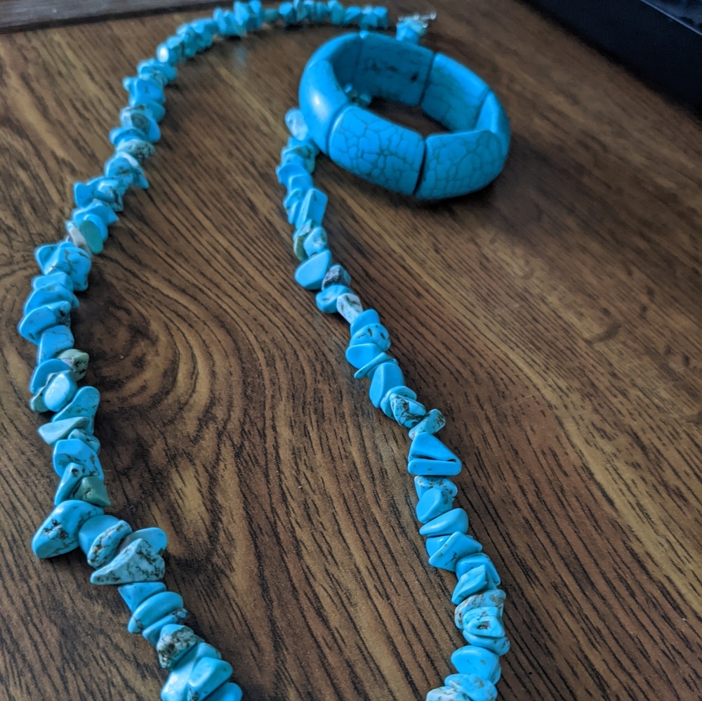 Turquoise Necklace & Bracelet Set